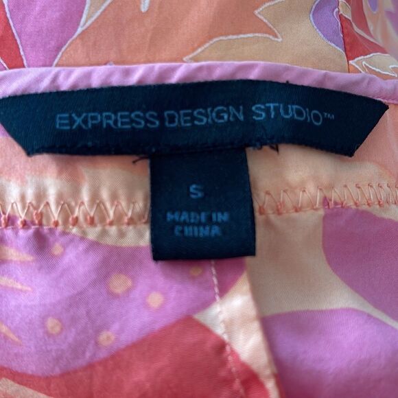 Express 100% silk shades of pink/red/orange/purple floral print fitted waist top - Picture 8 of 8